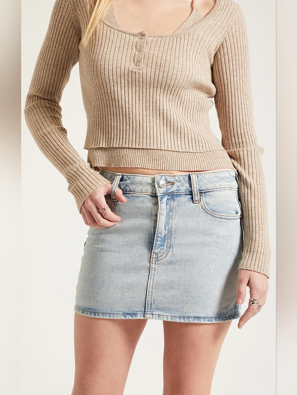 PacSun Bella Stretch Light Indigo Mid Rise Denim Mini Skirt – Size 27 (04) – NWT